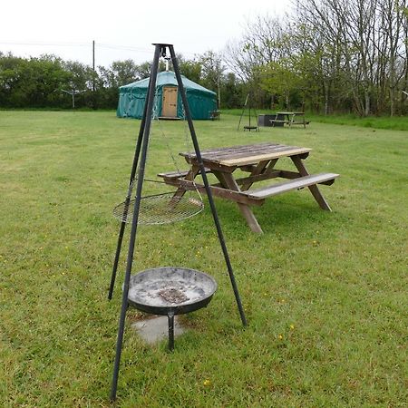 Alder Yurt Wych Elm Glamping Hotel Helston Exterior foto