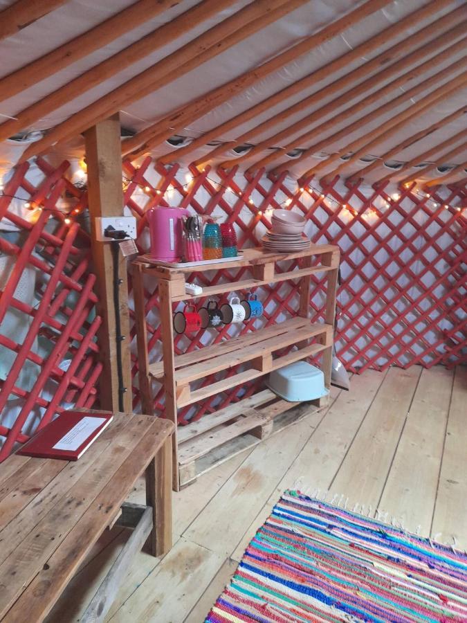 Alder Yurt Wych Elm Glamping Hotel Helston Exterior foto