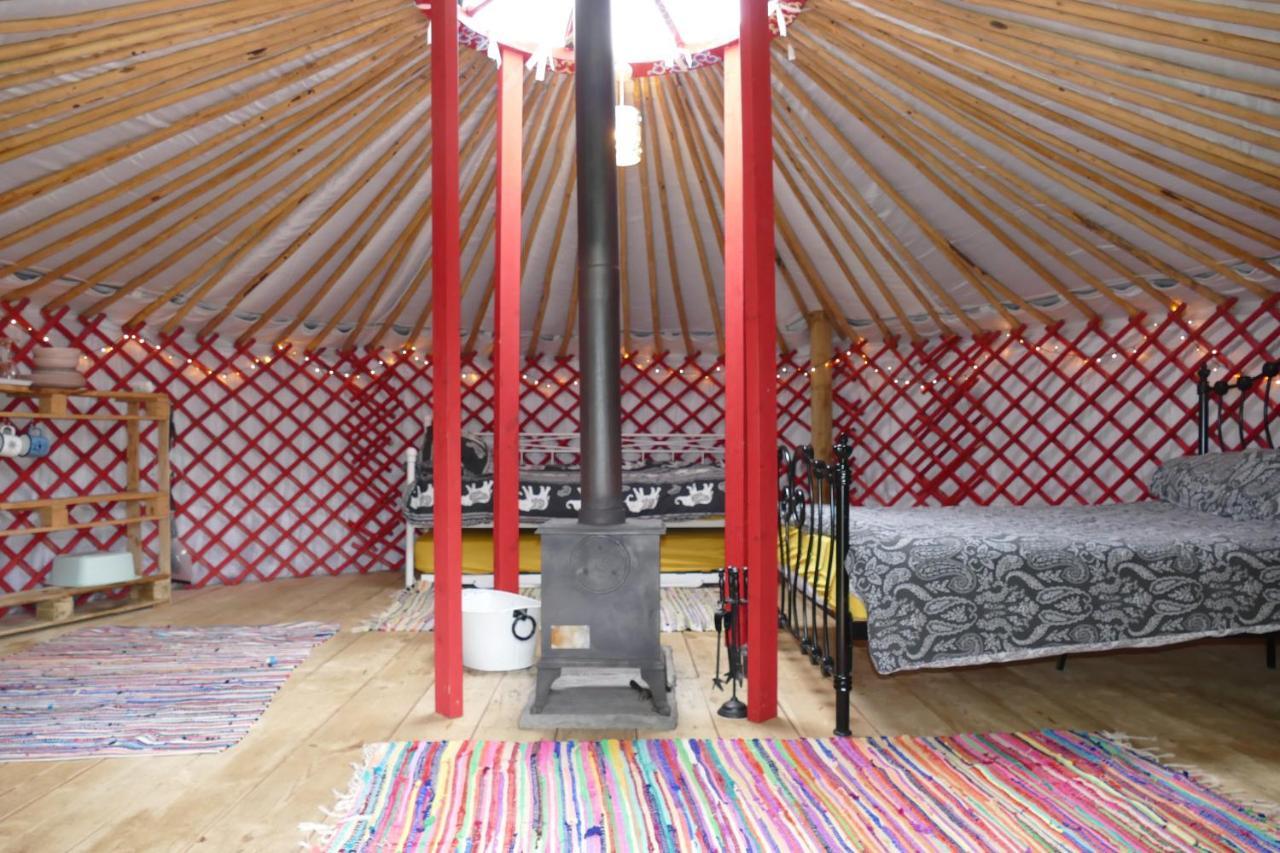 Alder Yurt Wych Elm Glamping Hotel Helston Exterior foto